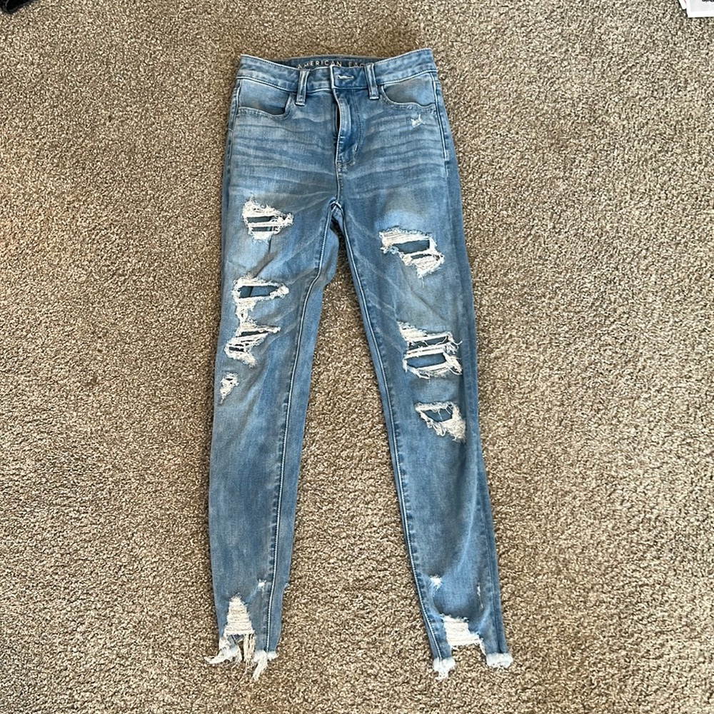 american eagle ripped super hi-rise jeggings!